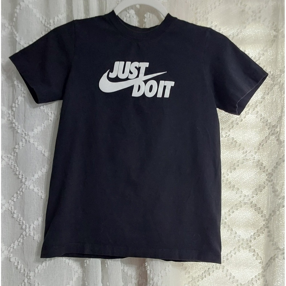 Nike Boys Just Do It Graphic T-Shirt Black Size Medium Short Sleeve Tee